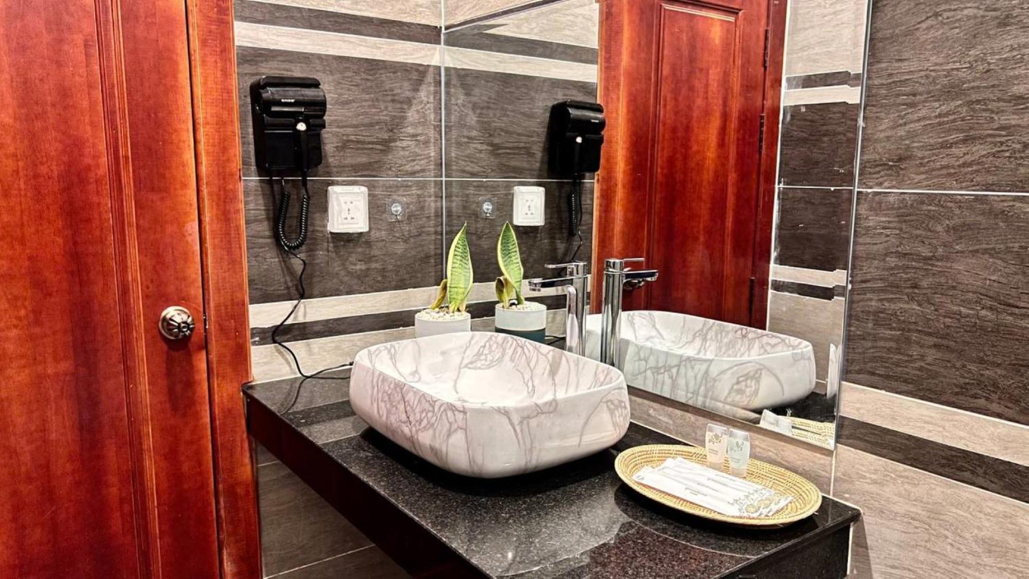 Nyna Villa Guesthouse Kâmpôt Zewnętrze zdjęcie