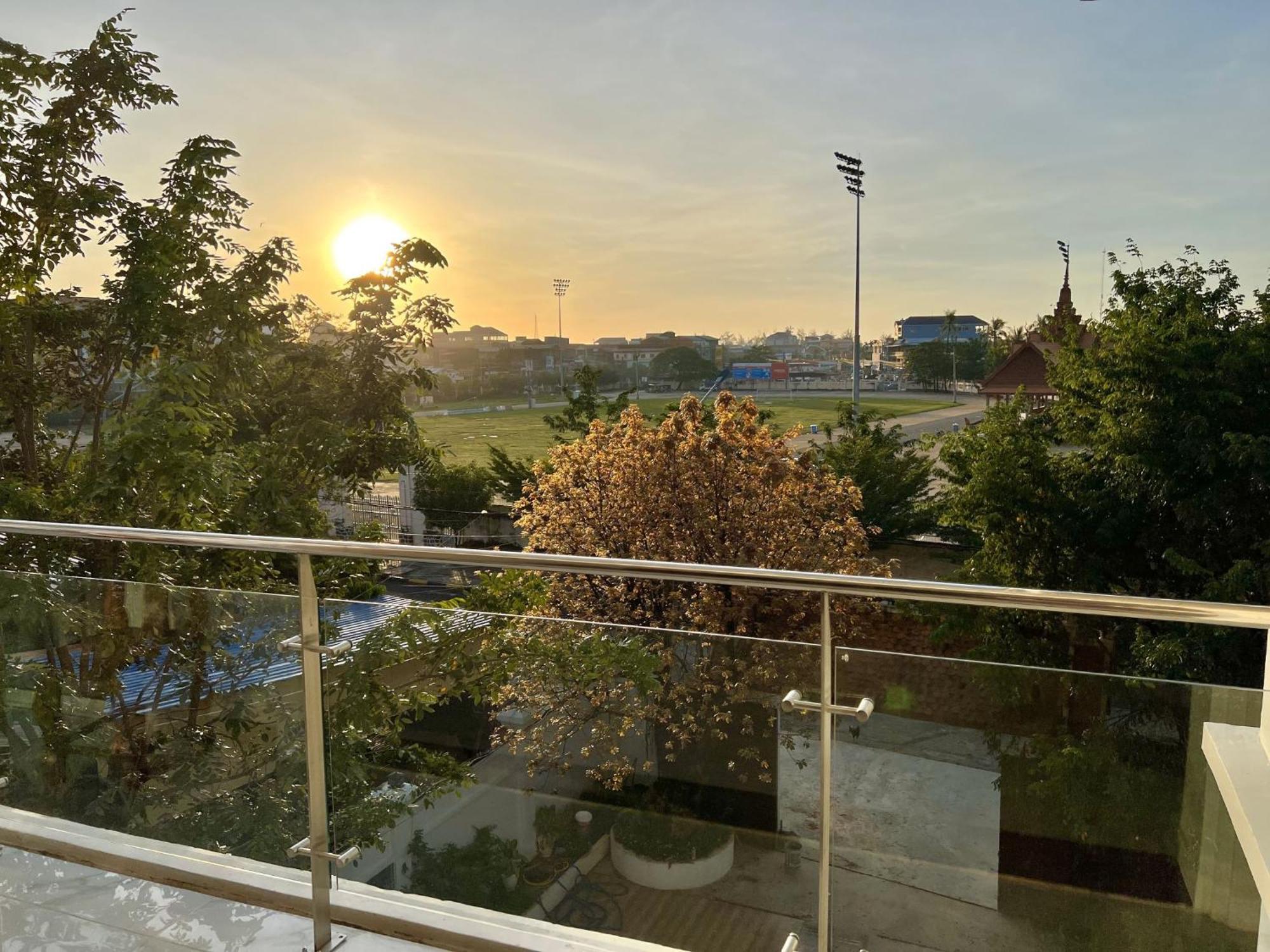 Nyna Villa Guesthouse Kâmpôt Zewnętrze zdjęcie