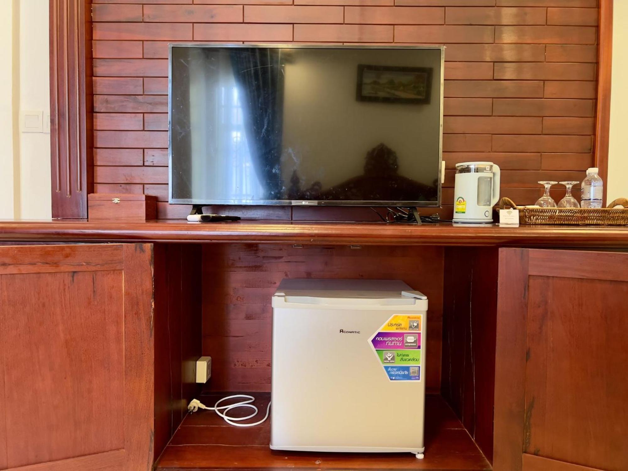 Nyna Villa Guesthouse Kâmpôt Zewnętrze zdjęcie